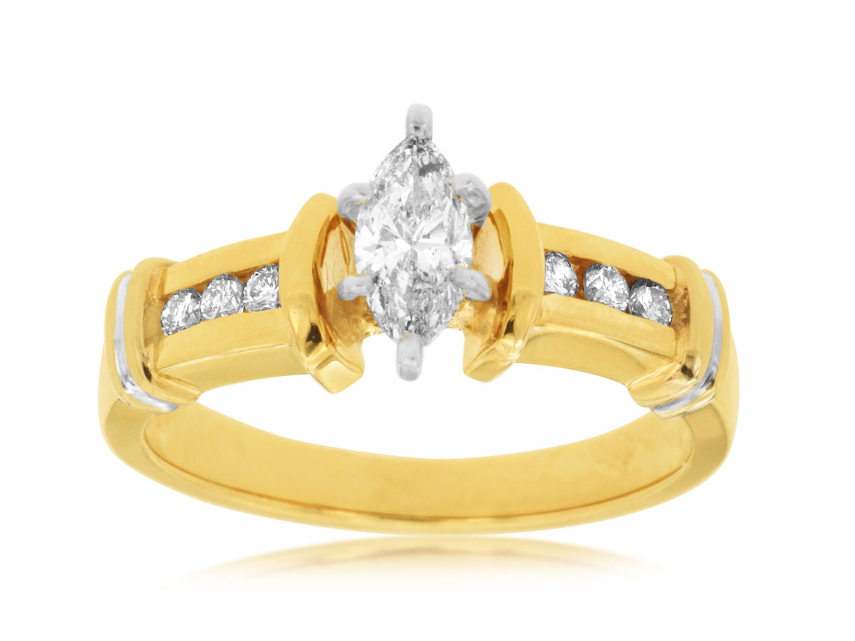 DIAMOND ENGAGEMENT RING