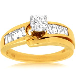 DIAMOND ENGAGEMENT RING