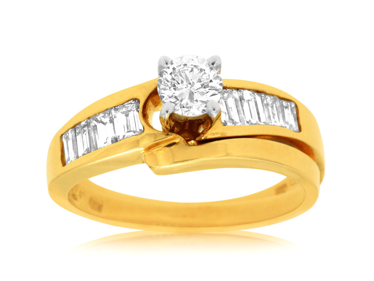 DIAMOND ENGAGEMENT RING