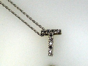 INITIAL DIAMOND PENDANT T