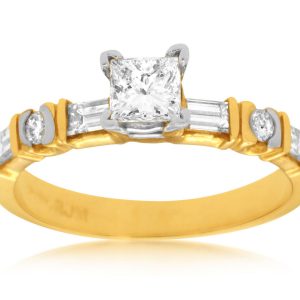 DIAMOND ENGAGEMENT RING