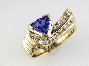 TANZANITE & DIAMOND RING