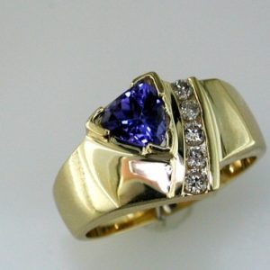 TANZANITE & DIAMOND RING