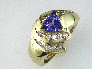 TANZANITE & DIAMOND RING