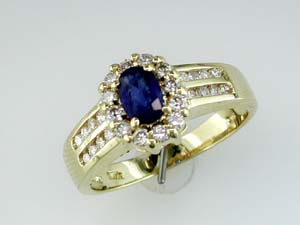 SAPPHIRE & DIAMOND RING
