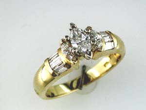 DIAMOND ENGAGEMENT RING