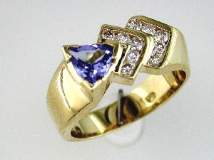 TANZANITE & DIAMOND RING