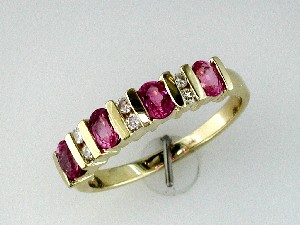 PINK SAPPHIRE & DIAMOND BAND