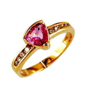 PINK SAPPHIRE & DIAMOND RING