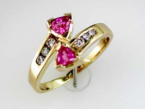 PINK SAPPHIRE & DIAMOND RING
