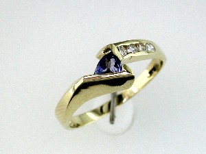 TANZANITE & DIAMOND RING