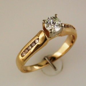 DIAMOND ENGAGEMENT RING