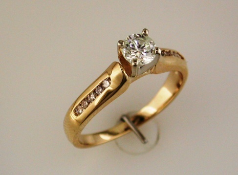 DIAMOND ENGAGEMENT RING