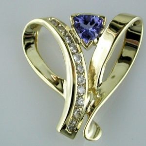 TANZANITE & DIAMOND PENDANT