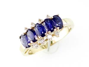 SAPPHIRE & DIAMOND RING