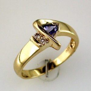 TANZANITE & DIAMOND RING