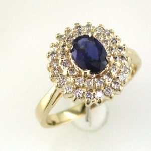 SAPPHIRE & DIAMOND RING