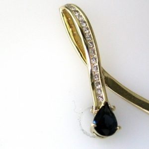SAPPHIRE & DIAMOND PENDANT