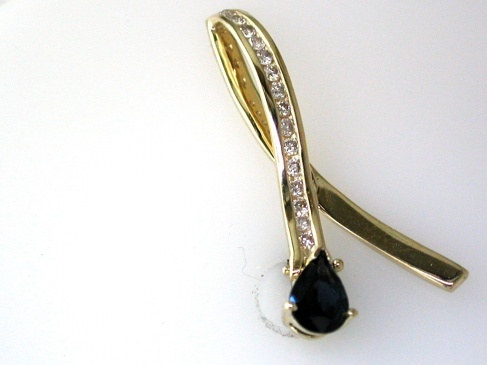 SAPPHIRE & DIAMOND PENDANT