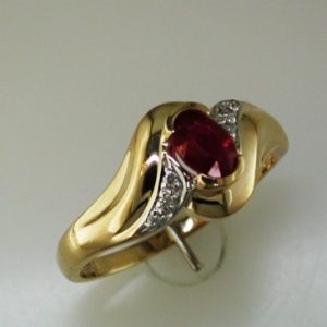 RUBY & DIAMOND RING