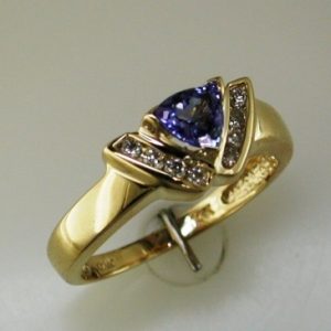 TANZANITE & DIAMOND RING