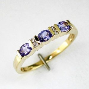 TANZANITE & DIAMOND RING