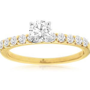 DIAMOND ENGAGEMENT RING