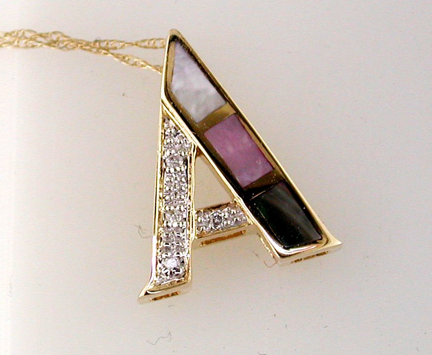 INITIAL DIA & MOPAL PENDANT A