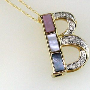 INITIAL DIA & MOPAL PENDANT B
