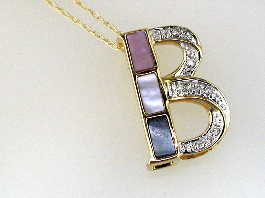 INITIAL DIA & MOPAL PENDANT B