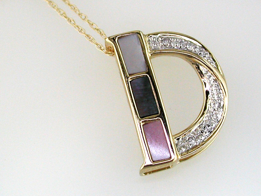 INITIAL DIA & MOPAL PENDANT D