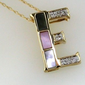 INITIAL DIA & MOPAL PENDANT E