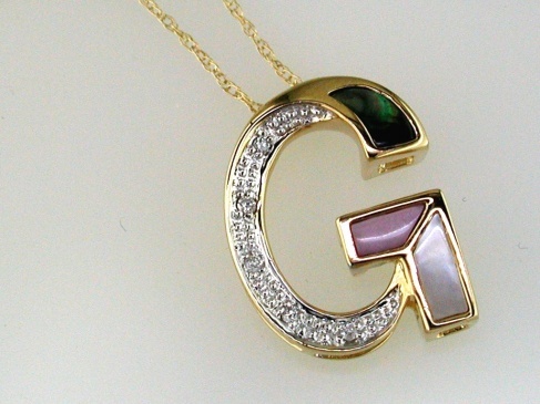 INITIAL DIA & MOPAL PENDANT G