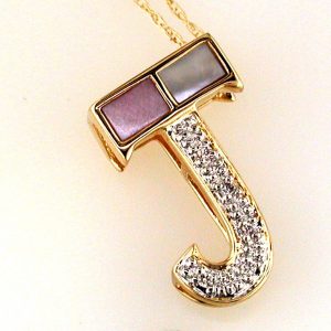 INITIAL DIA & MOPAL PENDANT J