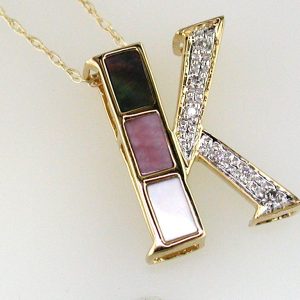 INITIAL DIA & MOPAL PENDANT K