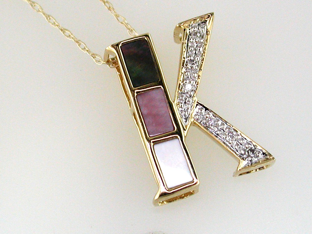 INITIAL DIA & MOPAL PENDANT K