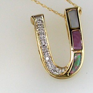 INITIAL DIA & MOPAL PENDANT U