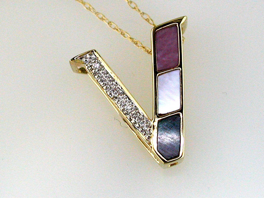 INITIAL DIA & MOPAL PENDANT V
