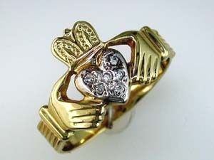 DIAMOND HEART RING