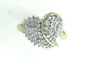 DIAMOND HEART RING