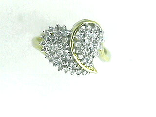 DIAMOND HEART RING