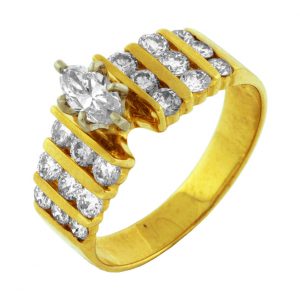 DIAMOND ENGAGEMENT RING