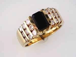 SAPPHIRE & DIAMOND RING