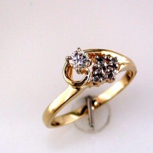 DIAMOND ENGAGEMENT RING