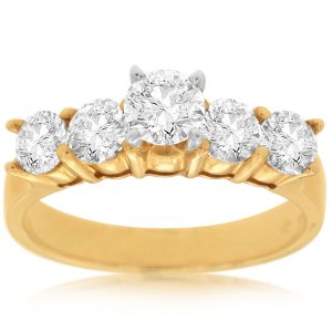 DIAMOND ENGAGEMENT RING
