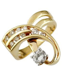 DIAMOND ENGAGEMENT RING