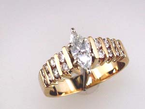 DIAMOND ENGAGEMENT RING