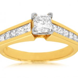 DIAMOND ENGAGEMENT RING