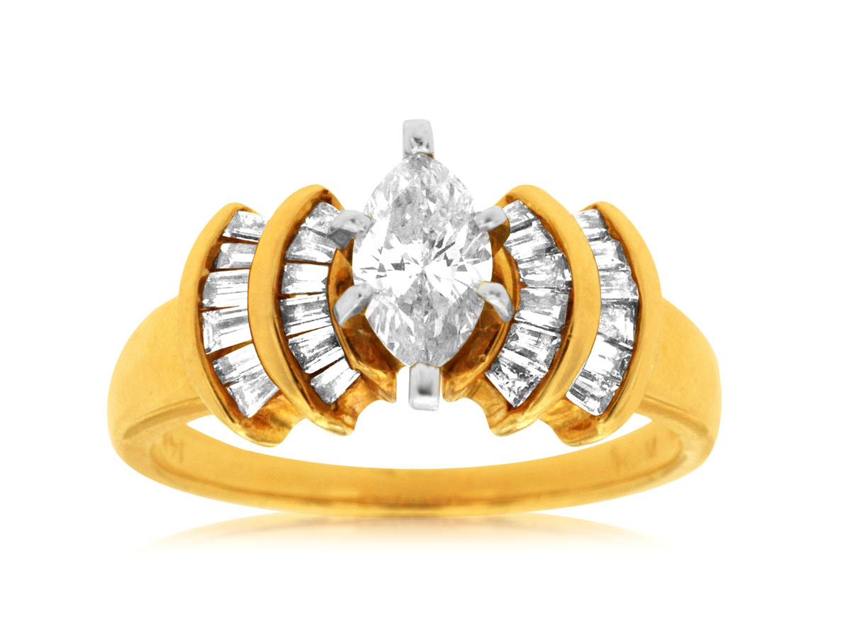 DIAMOND ENGAGEMENT RING