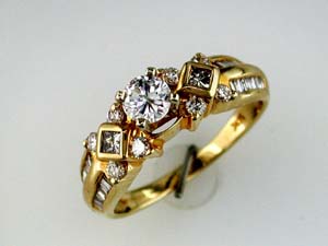 DIAMOND ENGAGEMENT RING